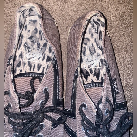 Vans - Picture 5 of 8